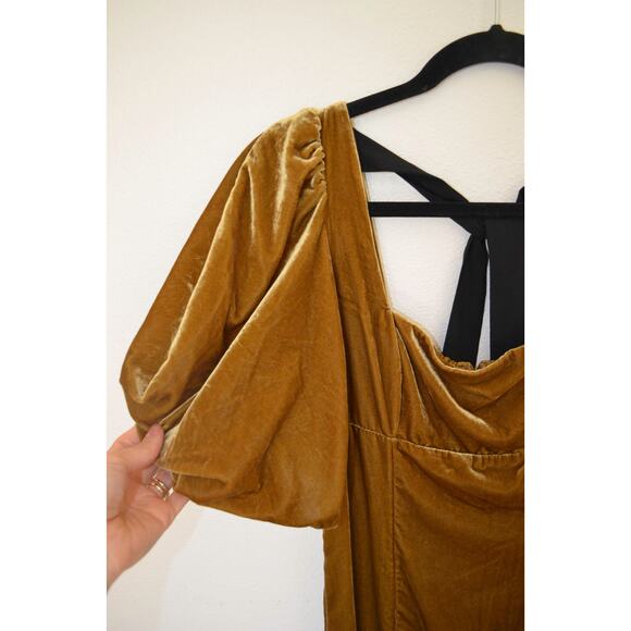 By Anthropologie Short-Sleeve Square-Neck Velvet Midi Dress Golden Mustard XS - Picture 3 of 5